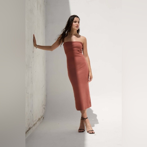 May 11th- 2- DELUC - LIVE UNLISTED LISTING - ๐จ 2025 COLLECTION - Picture 6 of 16